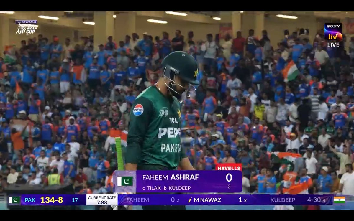 THREE WICKETS IN ONE OVER BY KULDEEP YADAV AGAINST PAKISTAN...!!! ⚡