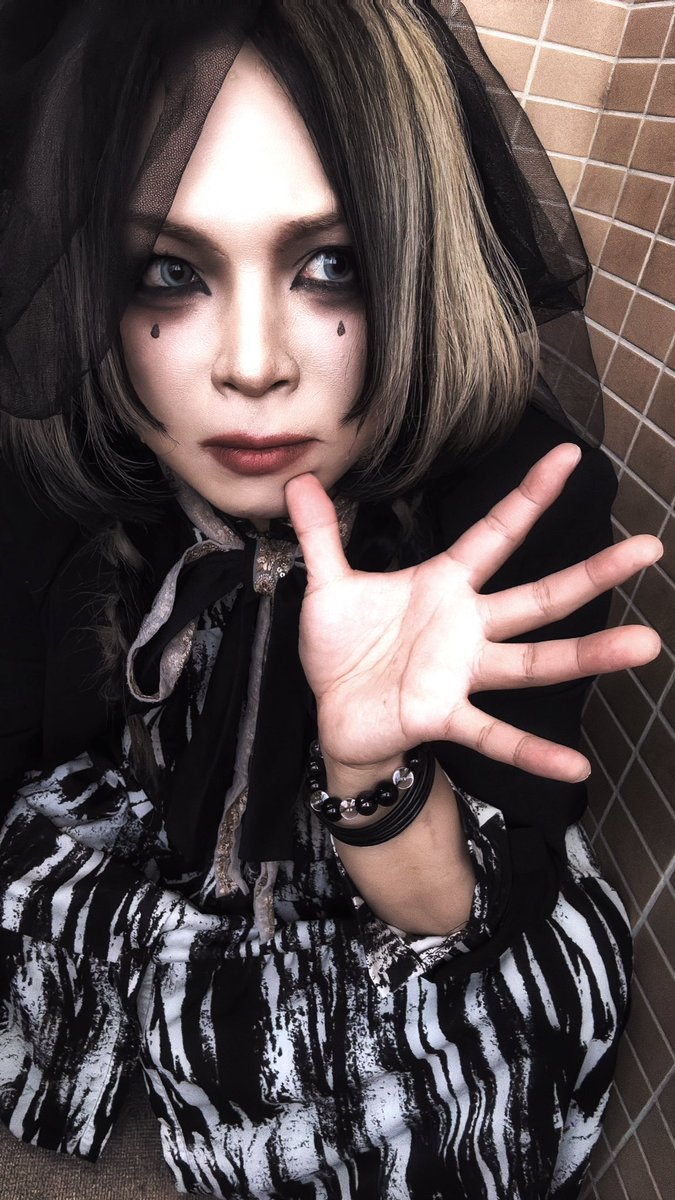 I’m going to Canada for the first time in 7 years.
To all the fans who came to see me back then, how have you been?
I’d be so happy if you still remember me.

Please come and see us again—we’ve grown since those days.
I’ll be waiting for you in Toronto!