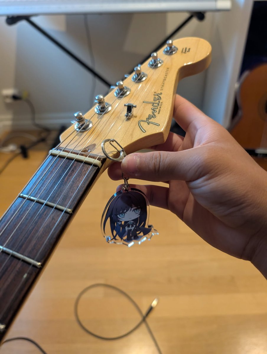 kris_li2002's tweet image. I attached my Ado keychain to my guitar‼️ I had to take it off because I was scared if the guitar or the keychain would get damaged 😢