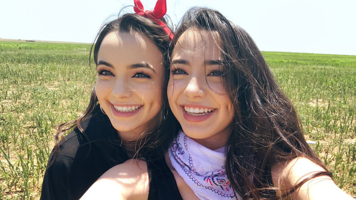 AFateOfDestiny's tweet image. The mother and the kids.