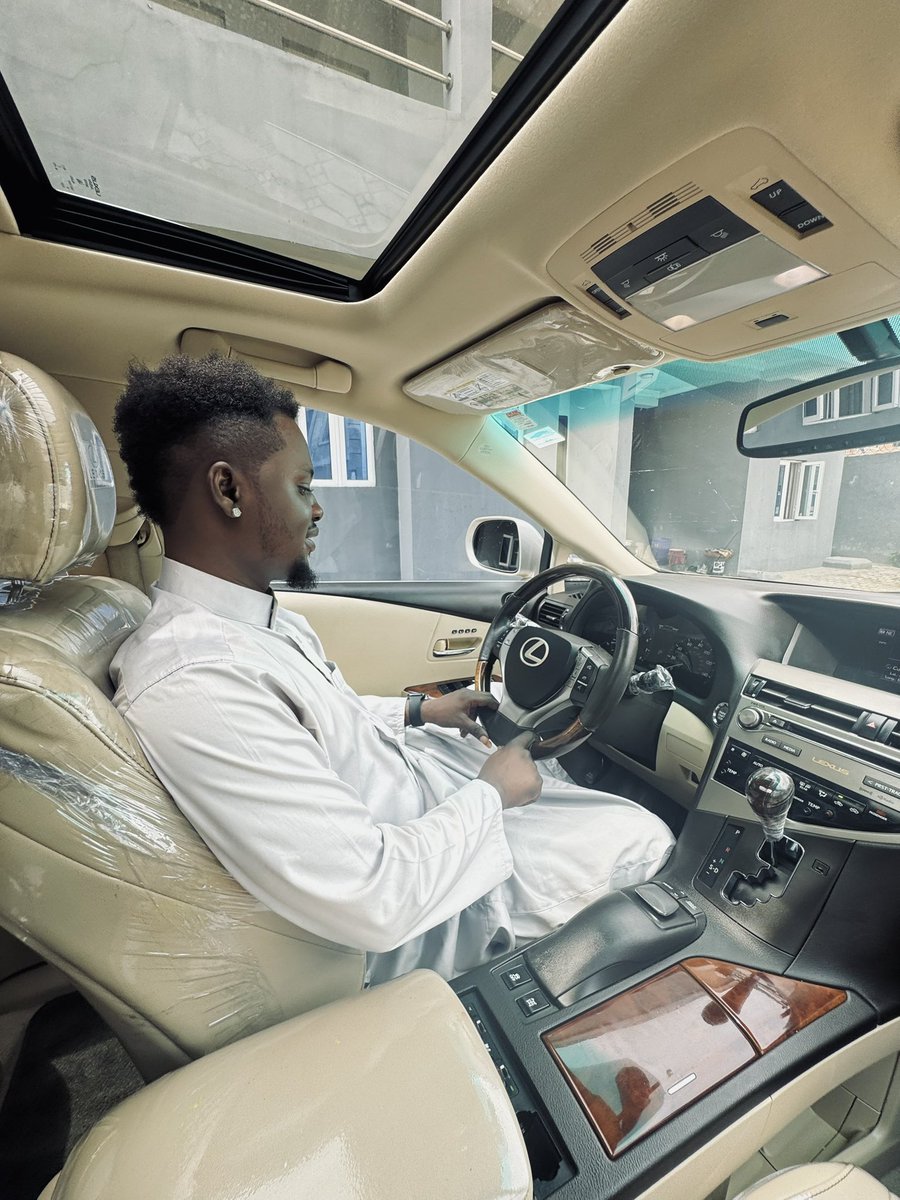 Immunizer_'s tweet image. Congratulations to me🍾 A second car in 2 years of me moving to Lagos🚗💨
I’m that boy from Oyo town in Oyo State🗺️
This post is not to intimidate but to motivate &amp;amp; encourage🥂