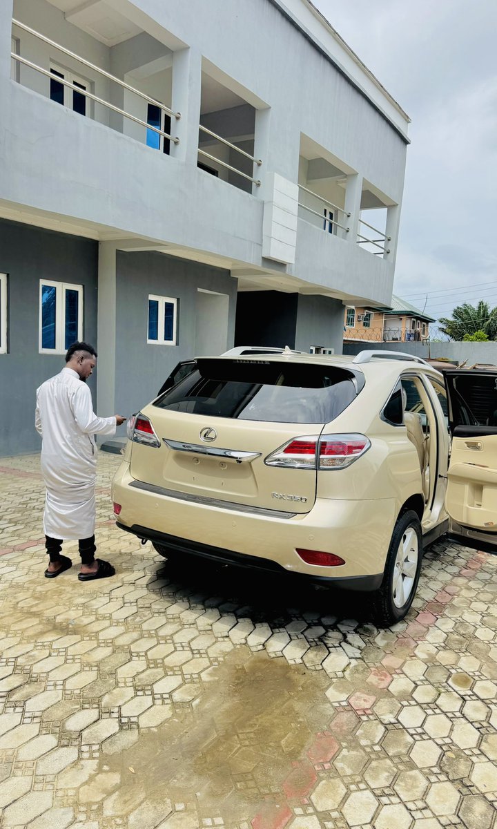 Immunizer_'s tweet image. Congratulations to me🍾 A second car in 2 years of me moving to Lagos🚗💨
I’m that boy from Oyo town in Oyo State🗺️
This post is not to intimidate but to motivate &amp;amp; encourage🥂