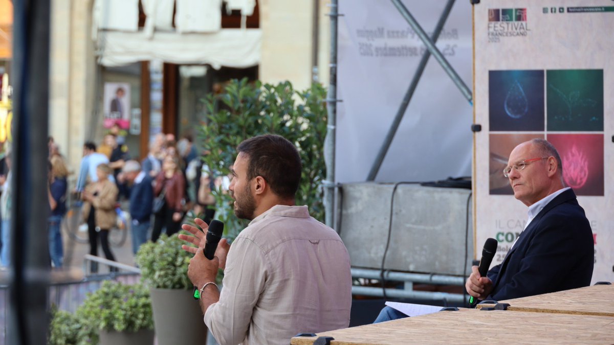 Le future generazioni ci chiederanno dove eravamo durante i giorni di Gaza. Dobbiamo essere protagonisti di quello che sta accadendo.

Gennaro Giudetti

#FestivalFrancescano2025 
#ilcanticodelleconnessioni