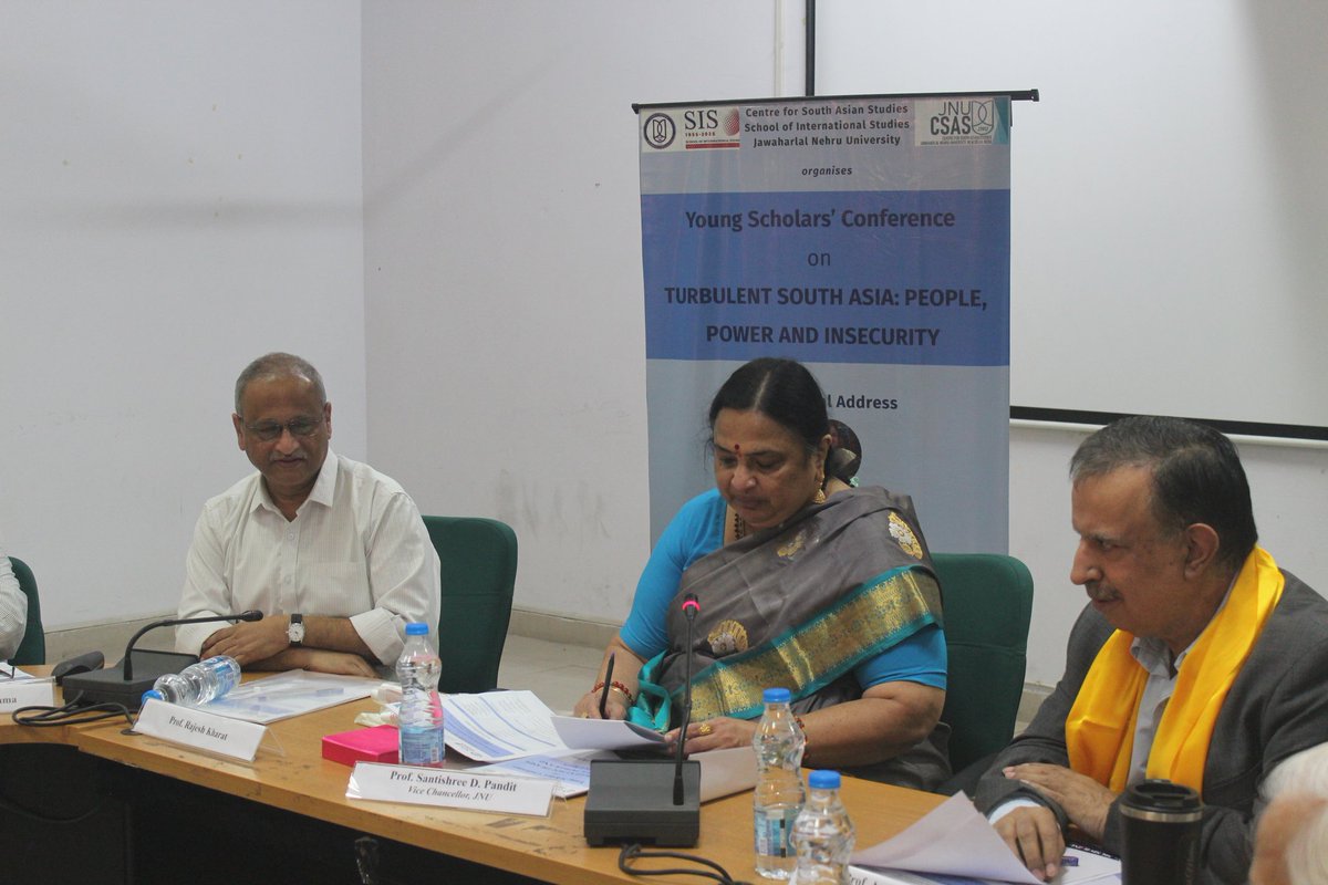 csasjnuofficial's tweet image. Day 1 of the #YoungScholarsConference2025 by #CSAS #SIS #JNU began with an inspiring inaugural session graced by our esteemed Vice Chancellor Prof. Santishree Pandit. 
Honored with the esteemed presence of Prof. Emeritus @SDMUNI. Inspiring remarks from our Dean &amp;amp; Chairperson.