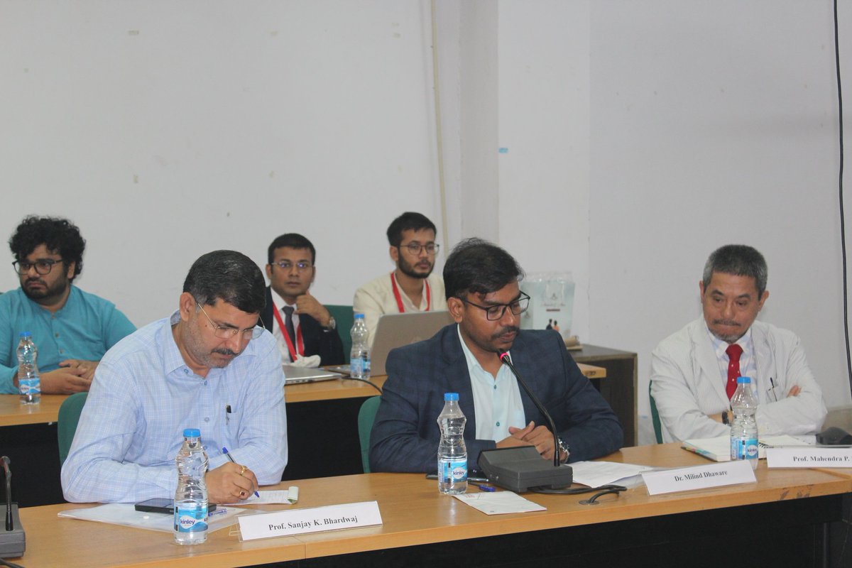 csasjnuofficial's tweet image. Day 1 of the #YoungScholarsConference2025 by #CSAS #SIS #JNU began with an inspiring inaugural session graced by our esteemed Vice Chancellor Prof. Santishree Pandit. 
Honored with the esteemed presence of Prof. Emeritus @SDMUNI. Inspiring remarks from our Dean &amp;amp; Chairperson.