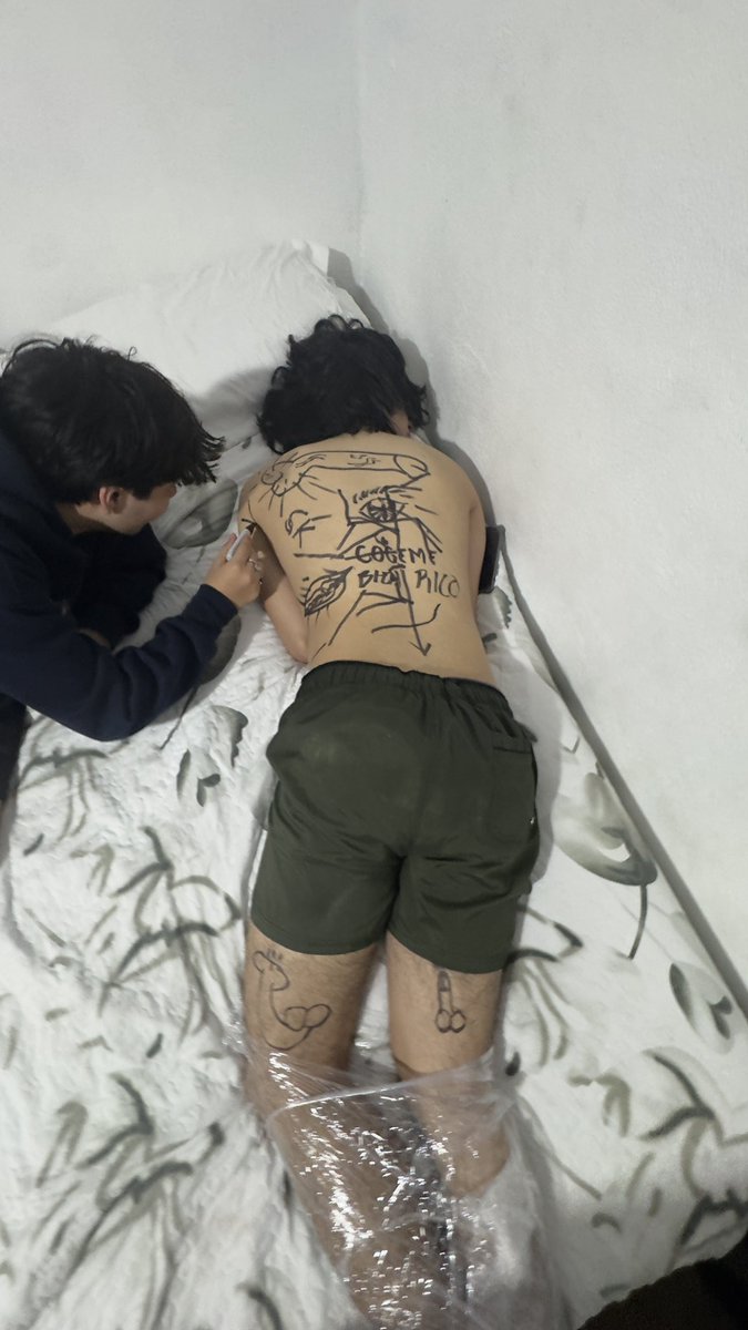 pendejos se durmieron en la peda