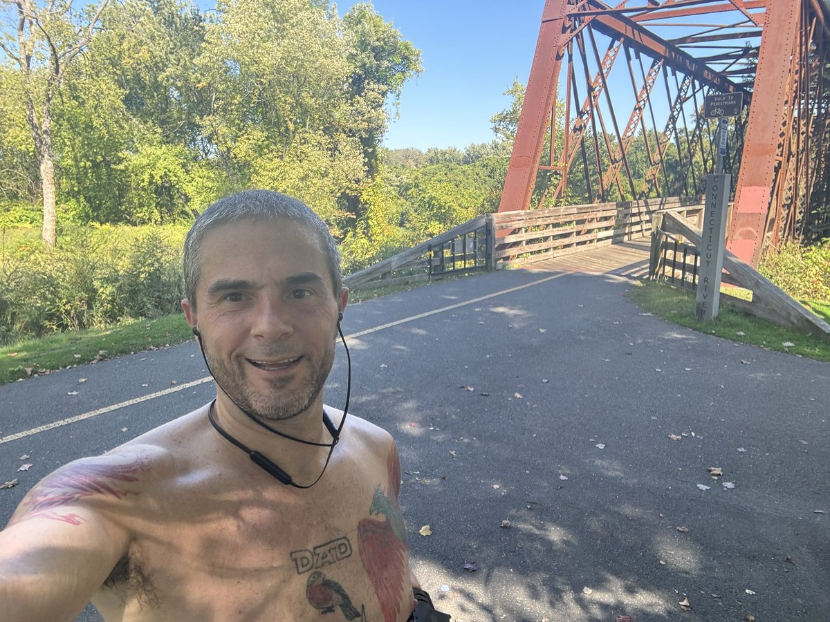 jandersonburgos's tweet image. Last long run done! Now to begin a well earned 3 week taper before running the #BaystateMarathon in Lowell on October 19th.