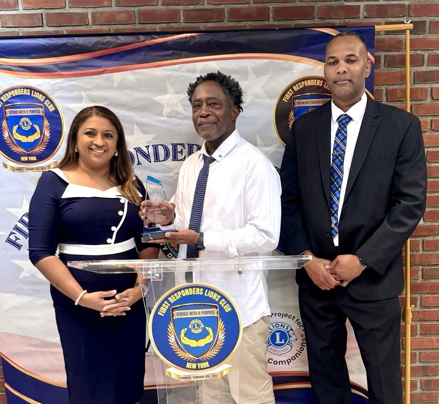 DimpleWillabus's tweet image. First Responders Lions &amp;amp; Leo Clubs September General Meeting &amp;amp; Social. 
Guest Speakers: Delta Airlines Captain Clevin Weekes &amp;amp; retired NYPD Sergeant Frank Seddio. #DeltaAirlines #NYPD #Lionsclubs #Weserve