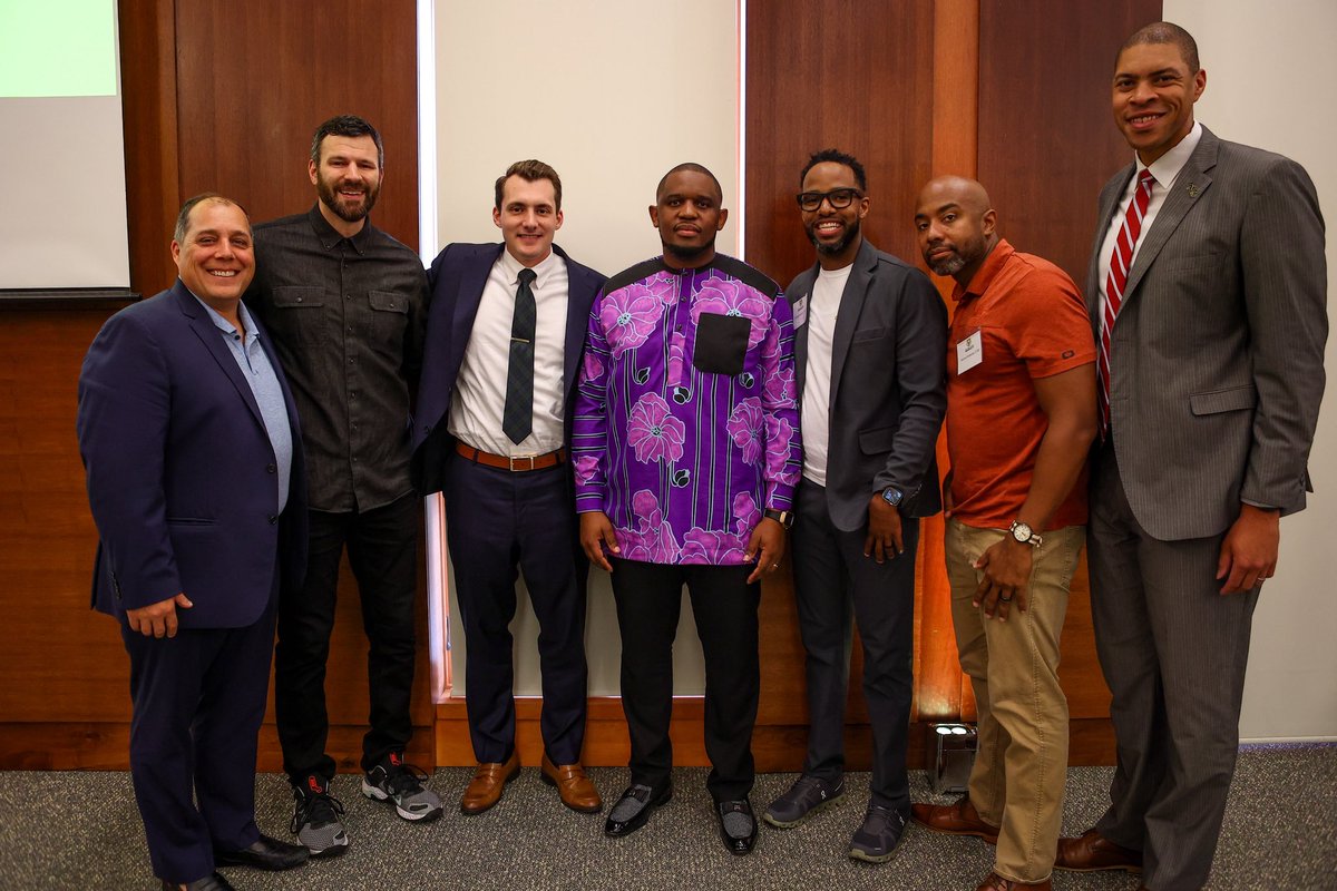 SVCHoops's tweet photo. Yesterday was a great day on campus, some of our family was back! We got to welcome two of the best people, Joey Butler &amp; JC Howard, into our Athletics Hall of Fame. Congratulations again to the both of you &amp; your families! #family https://t.co/pntNnrhbmI
