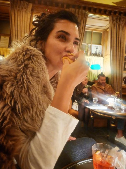 توبا بويوكستون تنهي أسبوعها بصور عفوية. مصدر الصور: tubabustun.official 