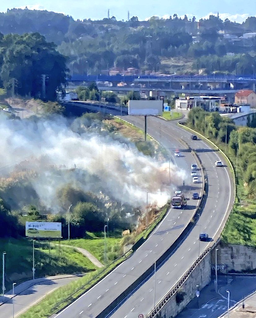 sector7_coruna's tweet image. Día 20/09 y hoy. Tenemos al tont0 de turno aburrido por la zona...
#coruña #someso #recintoferial