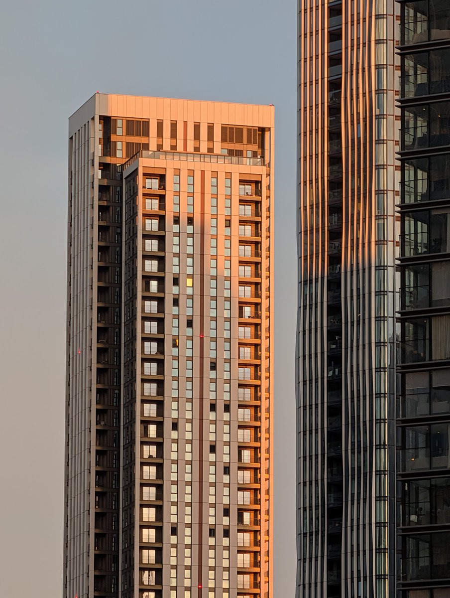 ouvessvit's tweet image. I've been using my new #pixel10pro for a week, and here are the camera features I've enjoyed the most:
✨ Video boost
✨ AI-assisted 100x zoom
✨ Amazing quality telephoto lens
✨ Ability to capture sunset colours the way I see it with my naked eye
#googlepixel #teampixel