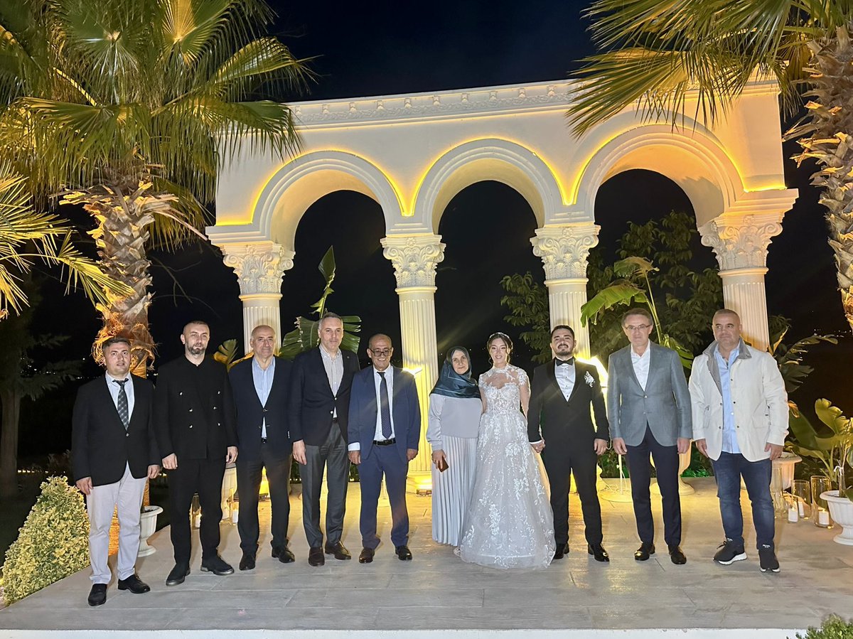 Dursun Döğer Abimizin oğlu Alperen Hamit ile Giosgia Calamida’nın düğün cemiyetine katılarak, aileye tebriklerimizi ilettik.

Genç çiftimize bir ömür boyu mutluluklar diliyorum.