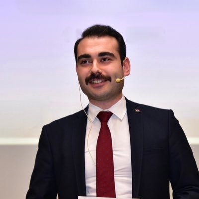 🚨Anahtar Parti Gençlik Kolları Başkanı, 9 Eylül Üniversitesi ve ardından ODTÜ’de yaşanan olaylara tepki gösterdi:

"Kaybedecek değil bir Fırat’ımız daha, bir tırnağımız dahi yok!"