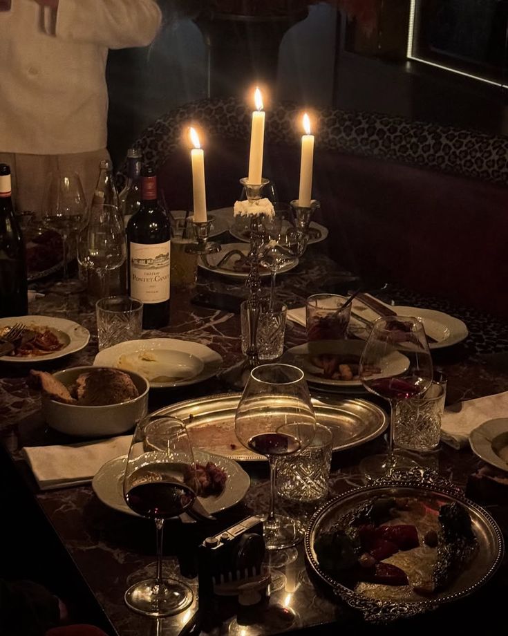 _ivyodessa_'s tweet image. my annoying goth ass 

how does Pinterest see you 
- fashion
- Pantone 
- mood 
- food