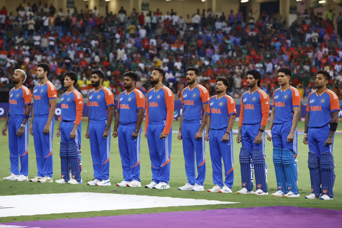 umashankarajith's tweet image. 131/1
146/ 10 all out 🤯 
That’s not just bowling, that’s pure Indian demolition math. Every bowler stood up today 🔥🇮🇳 #INDvsPAK2025