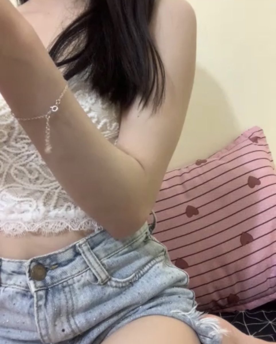 HelokityTA's tweet photo. Thưởng cái chi mô răng rứa nếu iem địt giỏi :(( https://t.co/lzPZnHLtrI