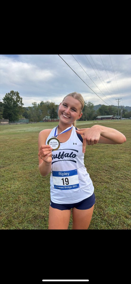 CamiSamplesRuNs's tweet photo. Homecoming court, Saturday morning race (6th out of 60+) and homecoming dance kind of weekend. https://t.co/8sGKPnufst