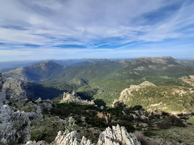 🗒️Cómo diseño una ruta por la #SierradelSegura #Yeste 
Os recomiendo👇  
    rutasyrecorridos.com/2025/09/disena…