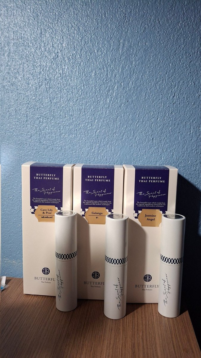 PB02447189's tweet photo. น้ำหอม butterfly perfume 🫧
•กลิ่นพลับพลึงแพร์ เหลือประมาณครึ่งขวด 140 บาท
•กลิ่นข่ากับกลิ่น jasmine angel ฉีดไปแค่4-5ครั้ง ส่งต่อ160บาท/ขวด
📦ค่าส่ง 20 บาท
#ส่งต่อเครื่องสําอาง #ส่งต่อคสอ #น้ำหอมbutterfly #ส่งต่อสกินเเคร์ #สกินแคร์ส่งต่อ #ส่งต่อน้ำหอม #น้ำหอมbutterflyperfume https://t.co/doPQkmJn69