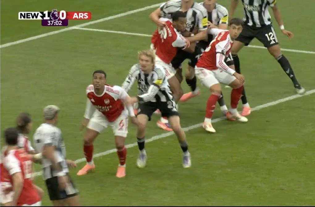 Arsenal_Lawyer's tweet photo. لا تعليق https://t.co/M4AG4HgR4K