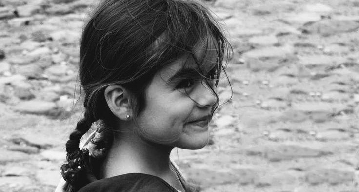 .. نَضِيق لَڪِن : نڪتِم الهٰـم بـ مُزُوُح
حَتىٰ لا غَدَر فِينَـا الزَّمَان ابتَسَمنا 🤍 ❥ !..
#ابنة_الهدوء ⿻ ••