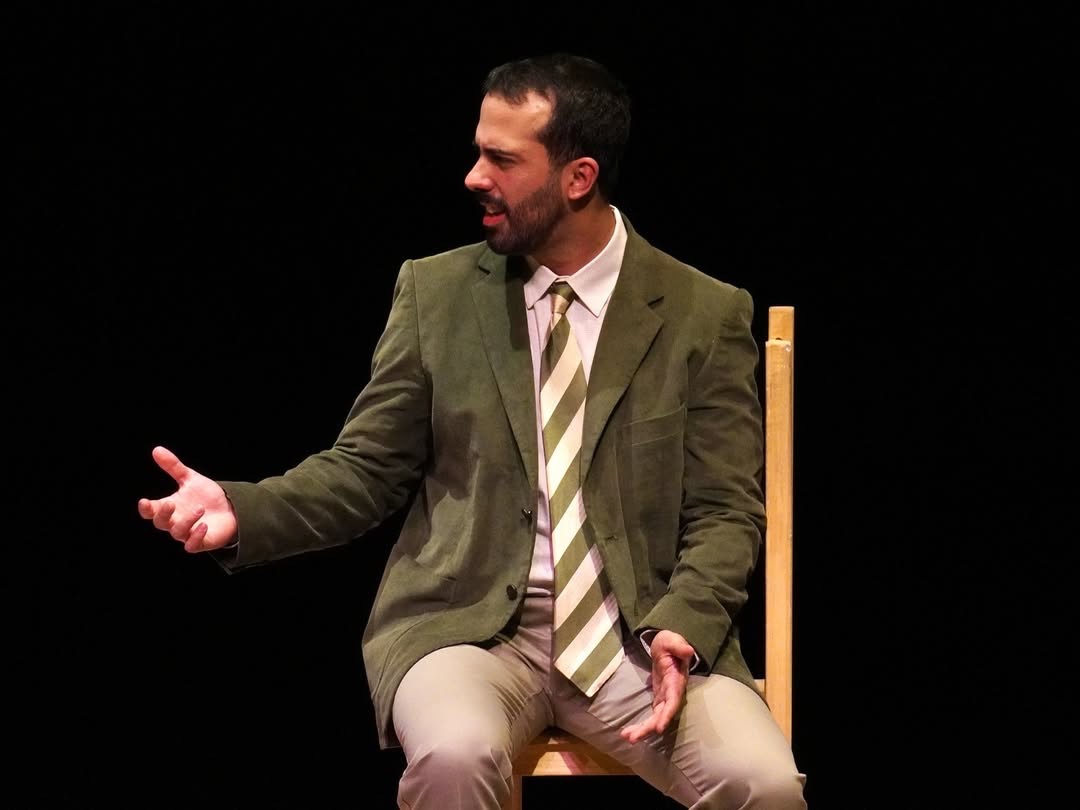 𝘜𝘯 𝘩𝘰𝘮𝘣𝘳𝘦 𝘤𝘰𝘯𝘷𝘪𝘦𝘳𝘵𝘦 𝘦𝘭 𝘴𝘪𝘭𝘦𝘯𝘤𝘪𝘰 𝘦𝘯 𝘱𝘰𝘦𝘴í𝘢 𝘺 𝘦𝘭 𝘢𝘮𝘰𝘳 𝘦𝘯 𝘥𝘦𝘴𝘵𝘪𝘯𝘰.

💌 #CartaAlViento

📍 Foro La Gruta 📆 20 oct – 11 nov

Lunes y martes 20 h

𝙿𝚁𝙴𝚅𝙴𝙽𝚃𝙰: tinyurl.com/CartaAlViento