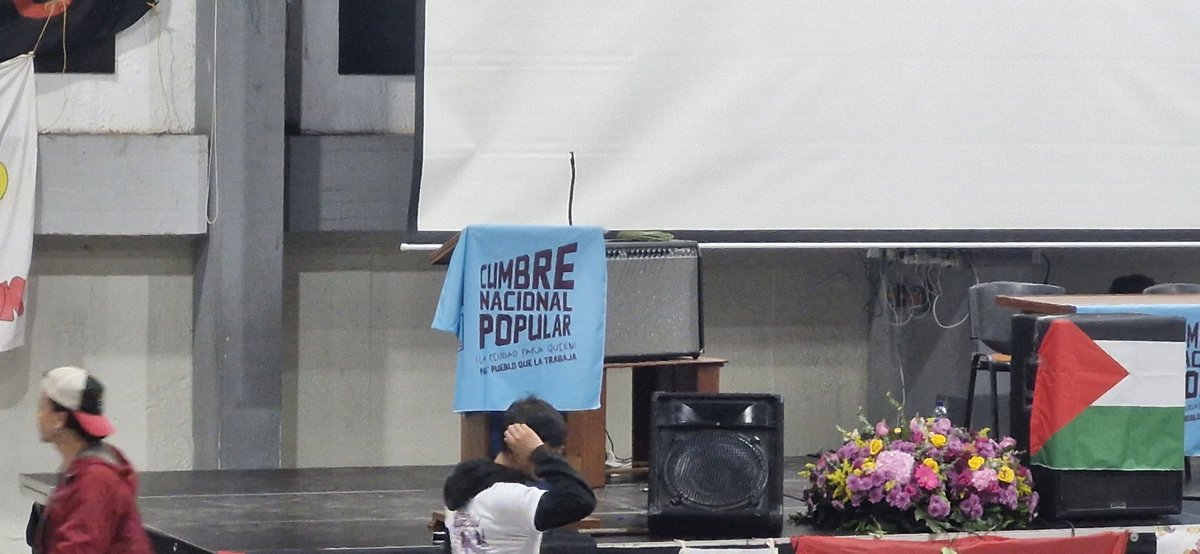 SNTTdeColombia's tweet photo. El SNTT participando en la Cumbre Nacional Popular, con la temática "La ciudad para Quien?", organizaciones de diferentes territorios del país, se reúnen para construir un documento que contenga propuestas para un gobierno, en la construcción de una ciudad para el pueblo. https://t.co/lYM56rfQc5
