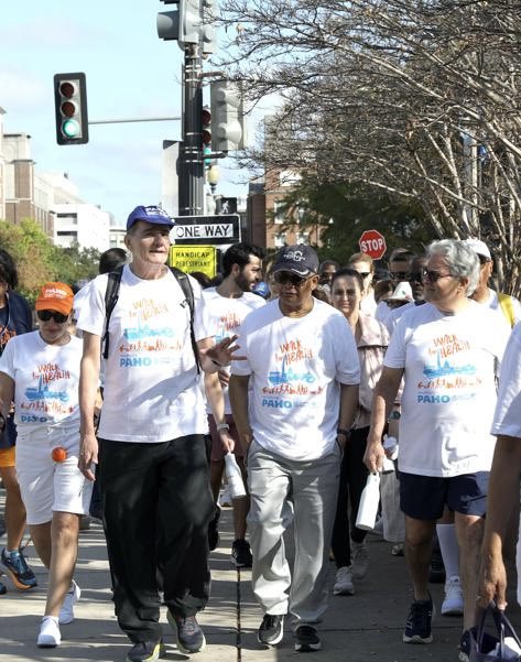 SG_OEA_OAS's tweet image. Feliz por acompanhar hoje meu amigo Jarbas Barbosa @DIROPSPAHO na #CaminhadaPelaSaúde organizada pela @opsoms em Washington, DC, no marco do seu 62º Conselho Diretor #CD62. Reafirmamos nosso compromisso de apoiar a #OPAS e suas iniciativas para promover e proteger a saúde e o…