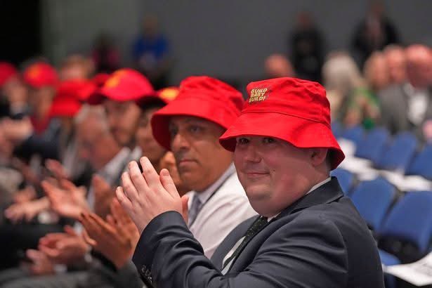 smartysue's tweet image. State of this lot #LabourPartyConference