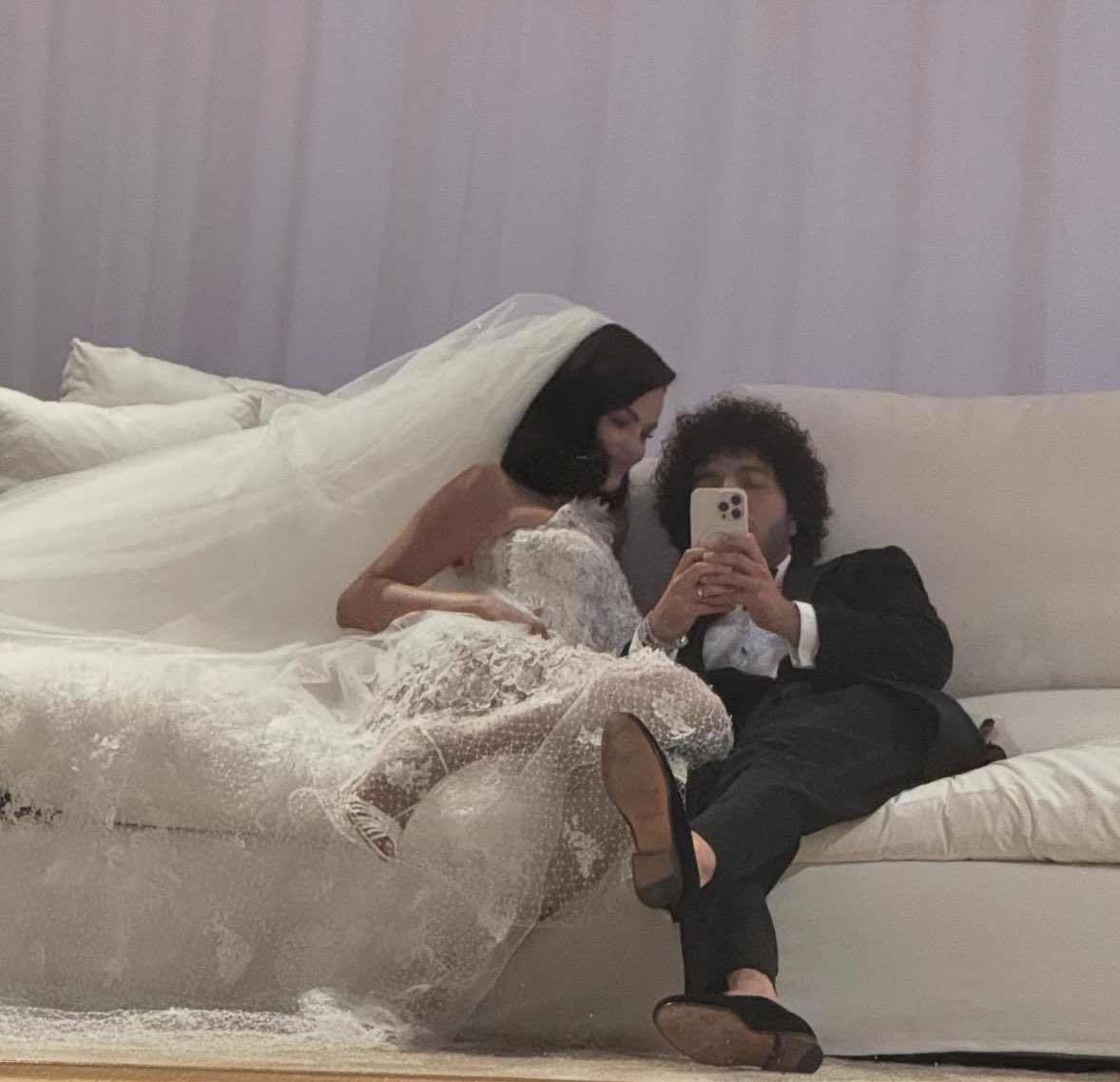 G18pXmJWQAAZ5f1?format=jpg&name=medium ow Did Benny Blanco React to Seeing Selena Gomez on Their Wedding Day?
