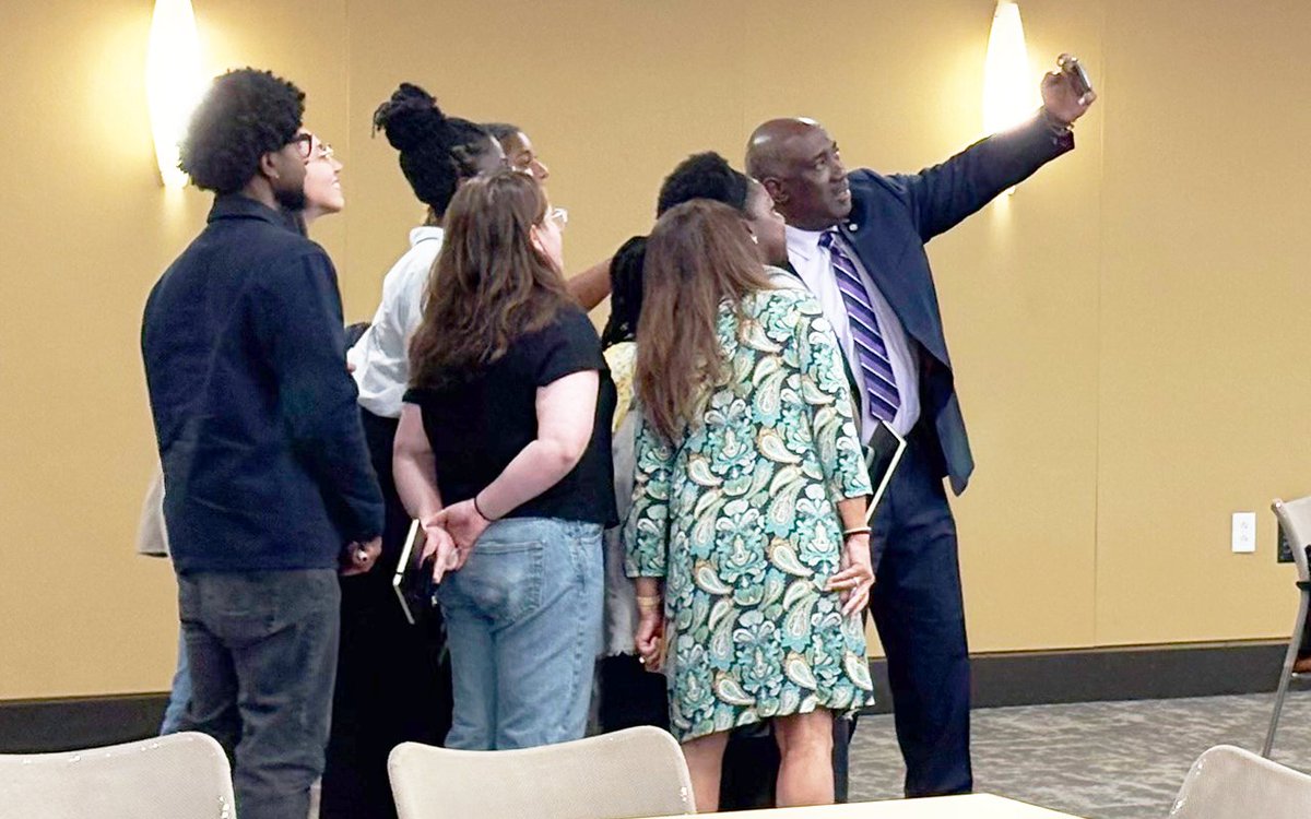 What a joy to host <a href="/DocUnderwood3/">Dr. Willie Underwood Underwwod III MD Msc MPH FACS</a>, President-elect of the <a href="/AmerMedicalAssn/">AMA</a>, at <a href="/TWCInternships/">The Washington Center</a> Health Policy Immersion Program! He shared his story and provided insight to talented undergrad and grad students from across the US.  Thanks to all – looking forward to next year!