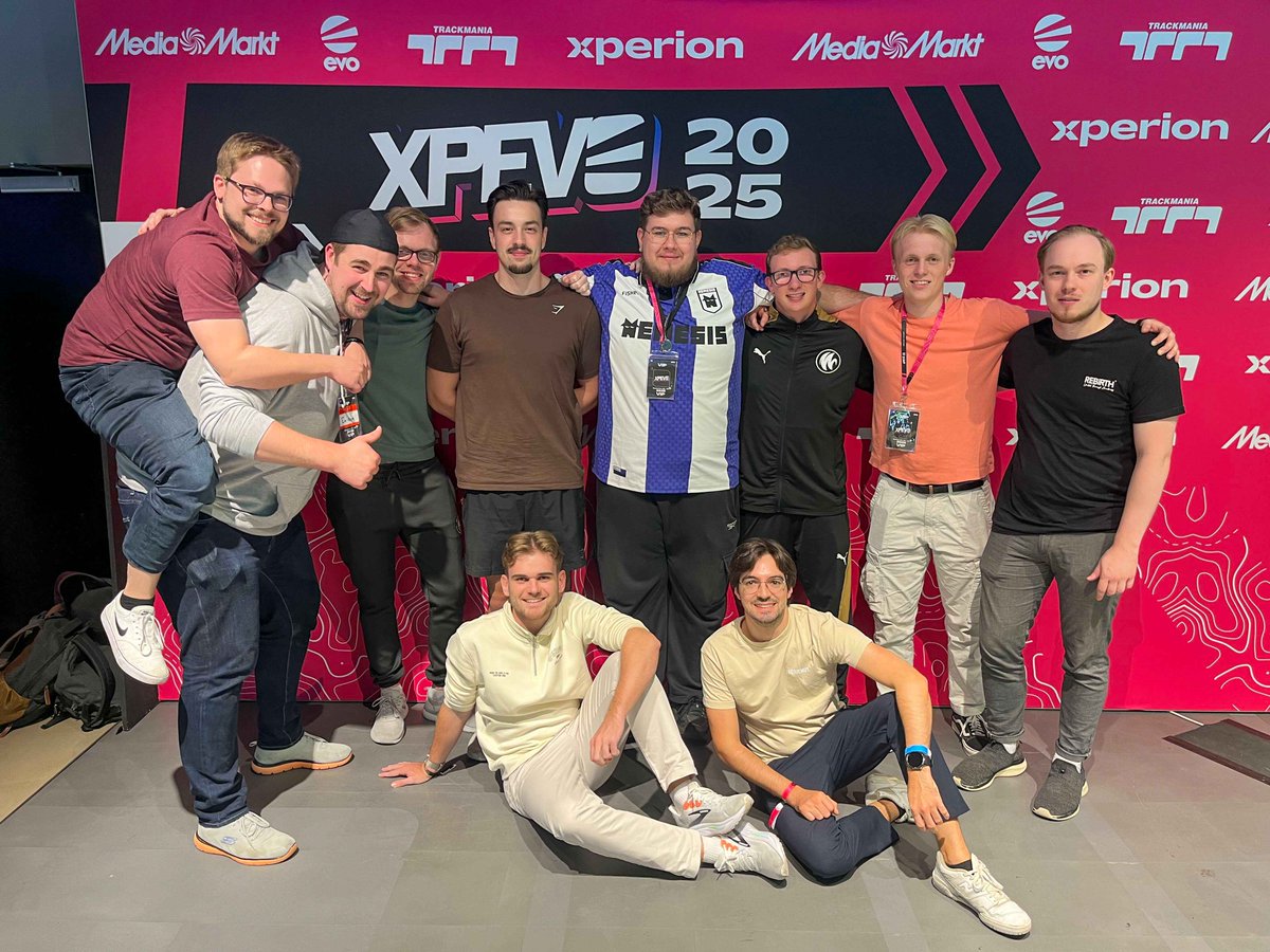 WaypointMapping's tweet image. Obligatory group photo from XPEvo 2025 😎