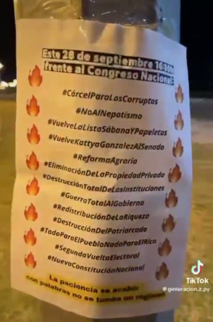 Estaba todo lindo la marcha de la Gen Z, hasta que visto esta pancarta, estos zurdos y la oposición, son unos reverendos hijos de su madre, no piensen que la gente es estúpida. Todos contra el gobierno y nuestra puta Justicia ? El cancer de nuestra república.