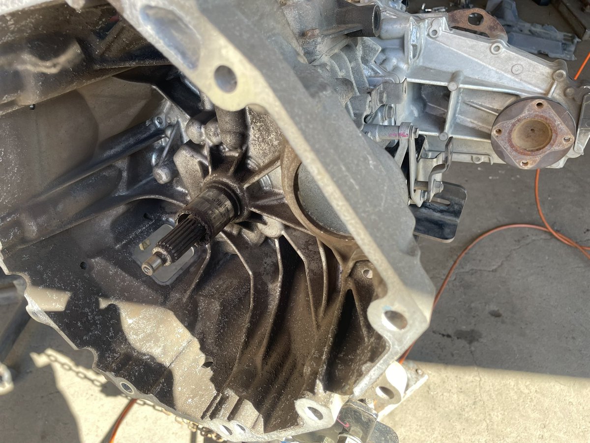 AGSはMTよりもクラッチの消耗が激しい…
取り外し0.47mm、新品1.37mm
そりゃ〜クラッチ滑りますわ
#クラッチ #AGS #ミッション