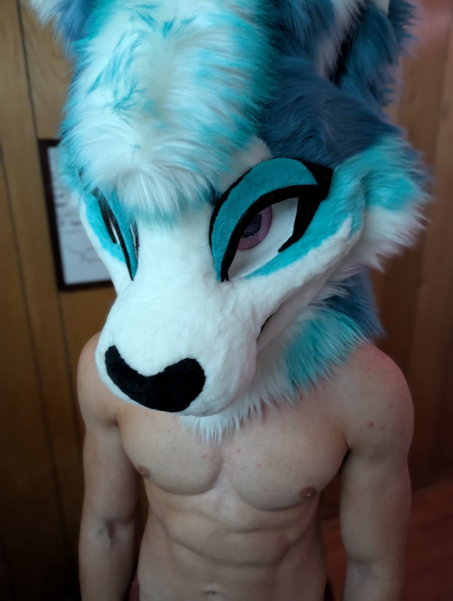 Woof :3

#furry #fursuit