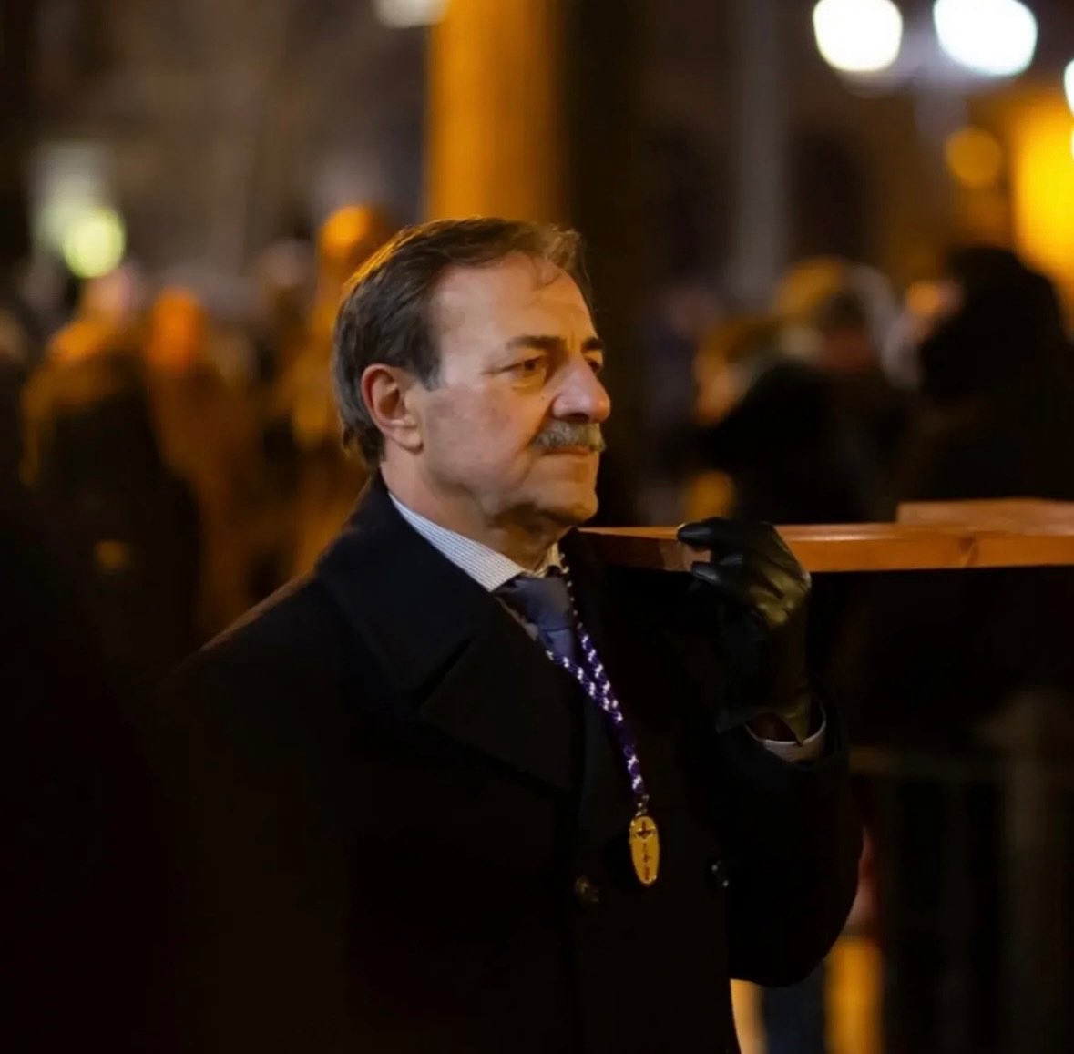 Con profunda tristeza, hemos recibido la noticia del fallecimiento de Óscar Trigo. En nombre de la Cofradía de las Negaciones, deseamos expresarles nuestras más sinceras y sentidas condolencias en estos momentos tan difíciles.