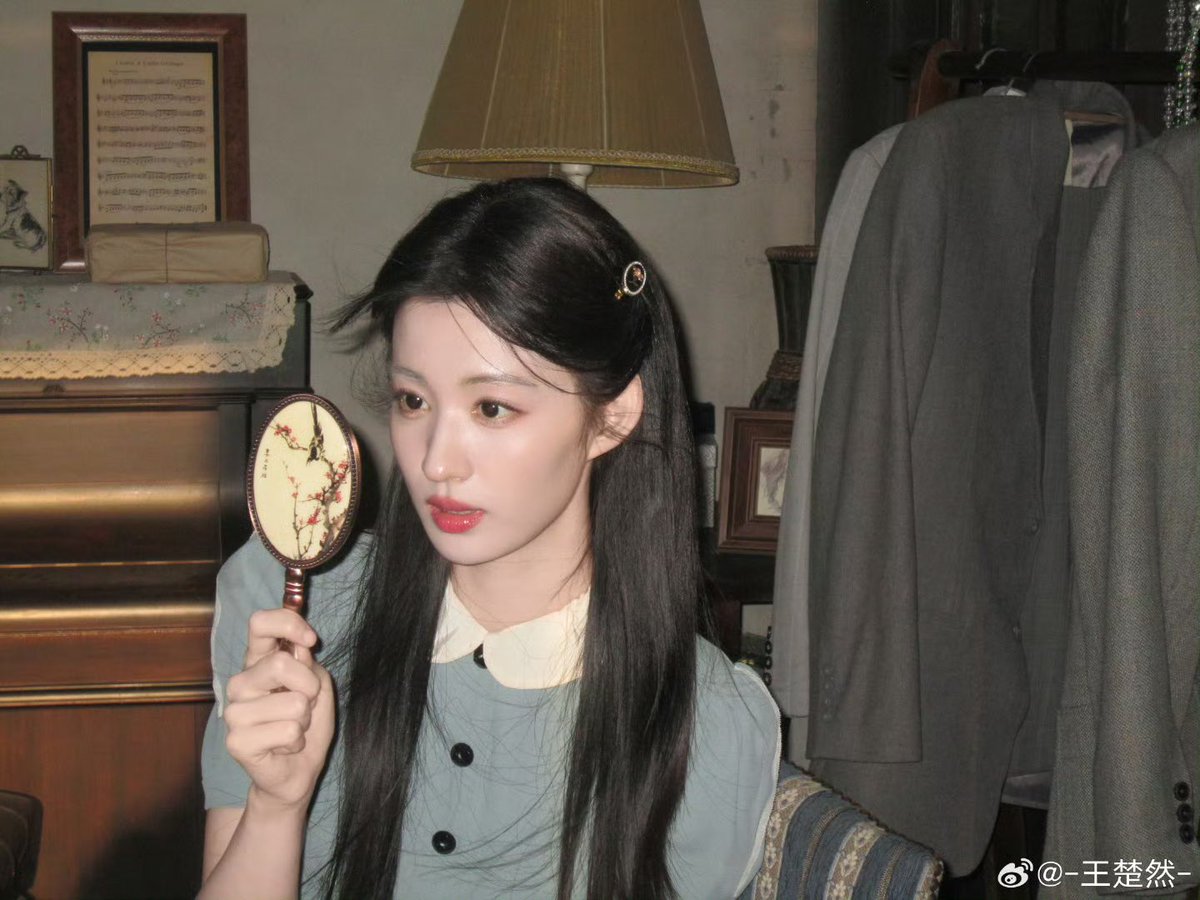 GLOBALWCR's tweet photo. 250928 Actress #WangChuran shares new photos on the set of #Overdo as it wraps up its filming.

#王楚然 https://t.co/h1rcRslqG4