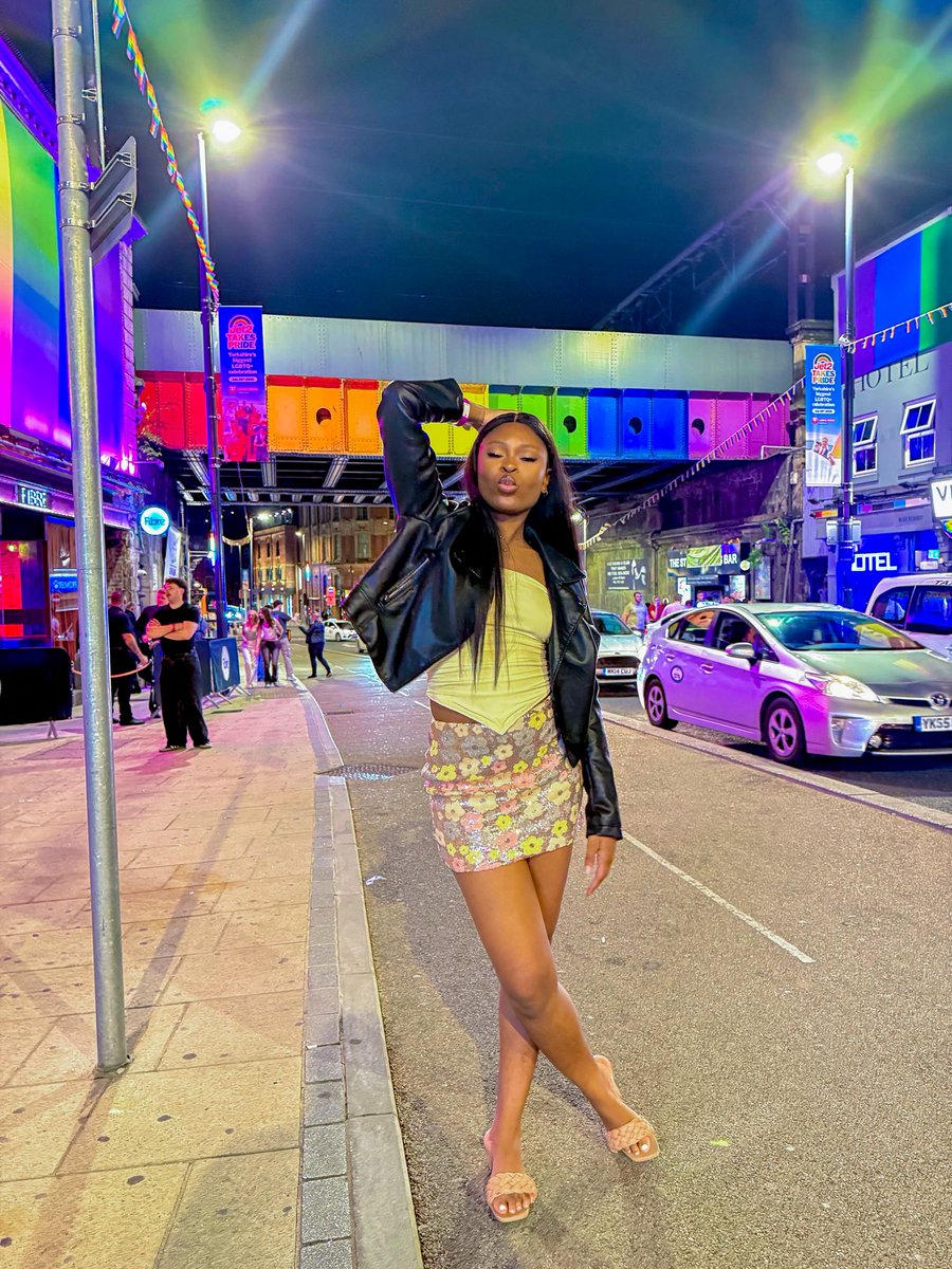 PengMaiden's tweet image. 1st day in 🇬🇧 3yrs later