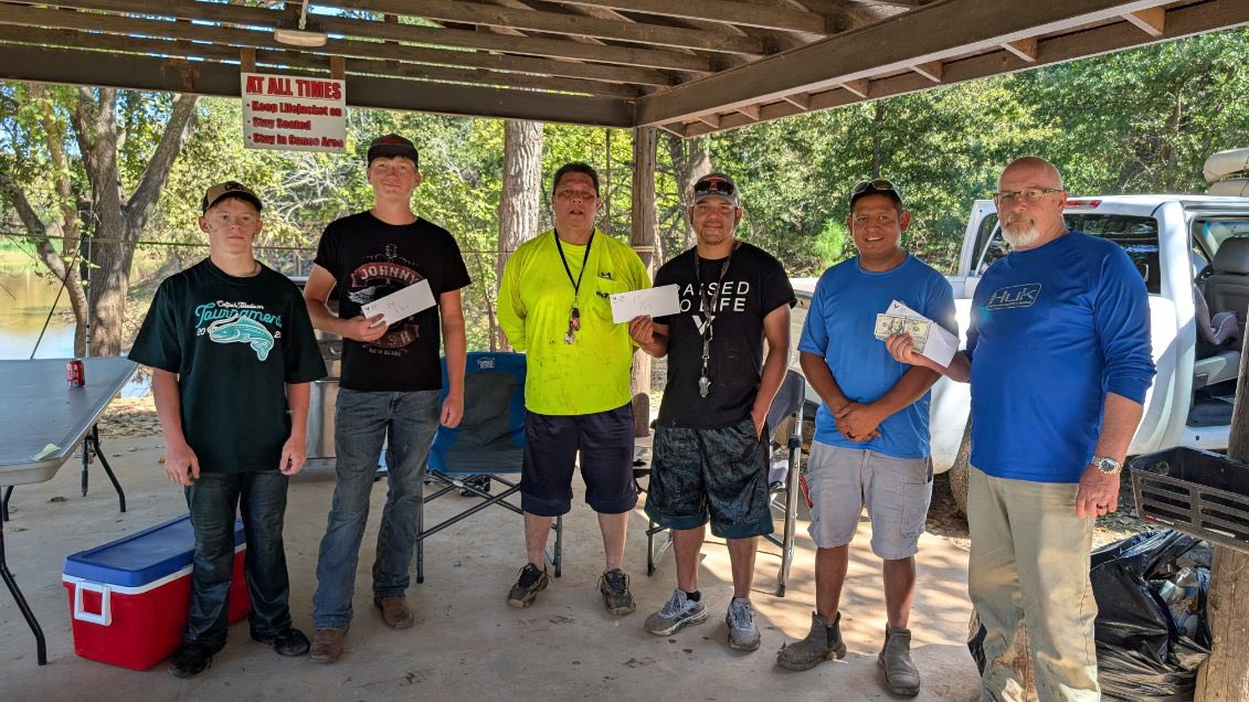 VCS_WRESTLING's tweet image. We had a great SATURDAY FISHING tournament at #CampVictory 

The winners:
Kenan &amp;amp; Johnny - 1st
Elias &amp;amp; Fletcher - 2nd
Donovan &amp;amp; Michael - 3rd

Was a fantastic day 
Raising funds for the program,
With FISH, food, fun &amp;amp; fellowship. 🤼‍♂️

#CNQR