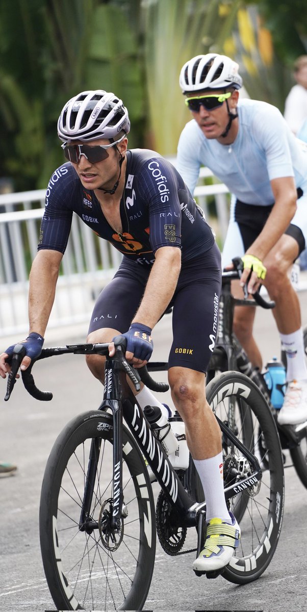 RFECiclismo's tweet image. Sensacional carrera la que nos ha regalado hoy también el gallego @carloscanal01 en su primer Mundial élite 🌈

Un top20 en uno de los Campeonatos del Mundo más exigentes de la historia 👏

¡Enhorabuena, Carlos, creciendo año a año!🤜🤛

#TeamESPciclismo🇪🇸 #Kigali2025