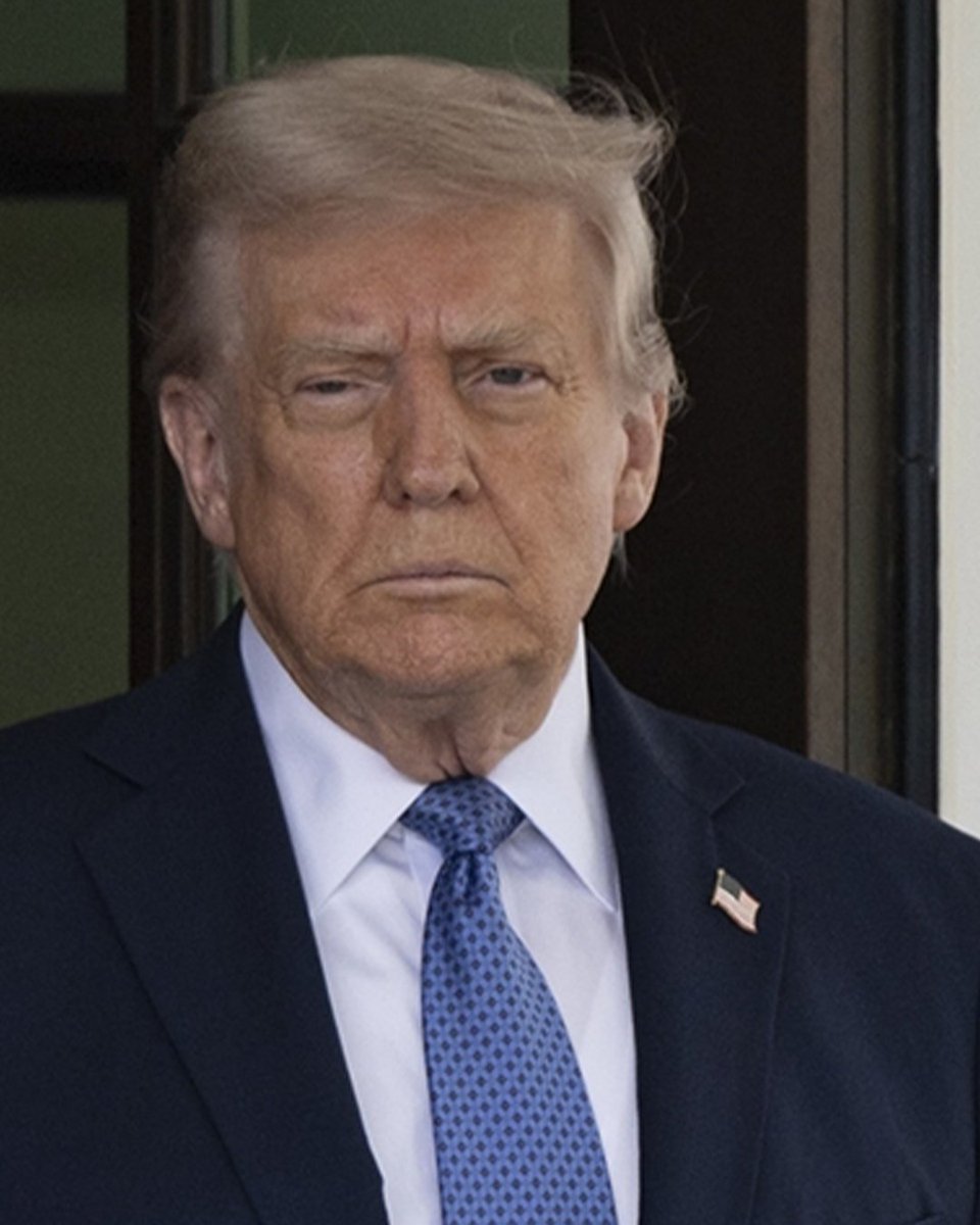 ConflictTR's tweet photo. 🚨 Donald Trump’ın Gazze Planı:

▪️ Gazze’de geçici bir hükümet kurulacak.
▪️ Hükümete Tony Blair başkanlık edecek.
▪️ Müslüman ülkelerden oluşan bir barış gücü oluşturulacak.
▪️ Barış gücü Gazze’yi kontrol edecek.
▪️ İsrail, Gazze ve Batı Şeria’dan çekilecek.
▪️ Hamas Gazze’de silahsızlandırılacak.
▪️ Gazze ve Batı Şeria yeniden inşa edilecek.
▪️ Arap ülkeleri bu planı finanse edecek.
▪️ Pakistan, Gazze’de kilit bir rol oynayacak.