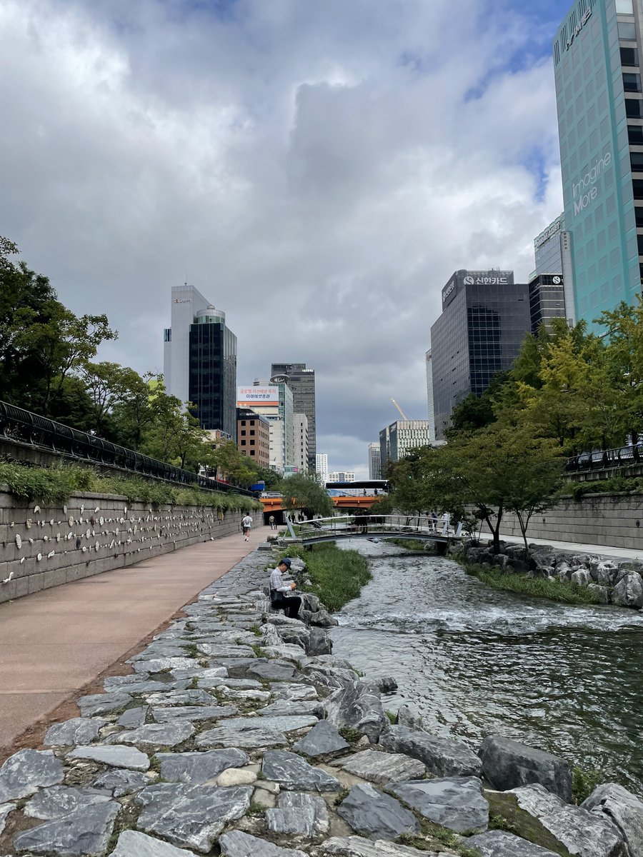 みなさんこんばんは、山村研です！

現在、韓国・ソウルにで調査旅行🇰🇷

人生3大決断を共有する、など🍶

まだまだ明日も回りますよーーっ