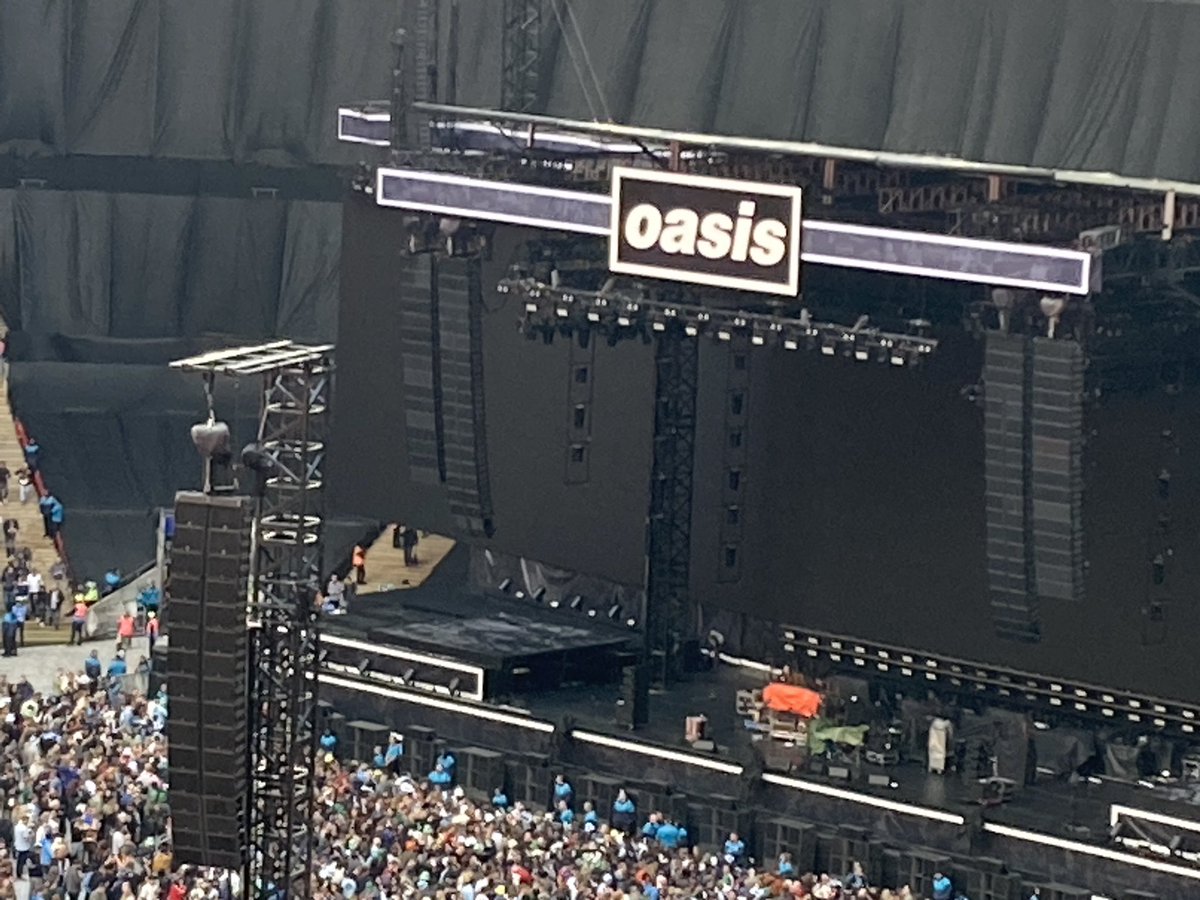 It’s been a long time coming! 
23 years since the last time. 
Even better with these two ❤️
<a href="/oasis/">Oasis</a> <a href="/WembleyLive25/">WembleyLive25</a>