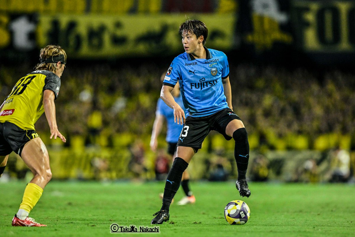 ikinikuishiro's tweet image. ＃川崎フロンターレ #三浦颯太 選手の４枚！
4点目をアシストするなど、強気なプレー＆攻め上がりが戻ってきました！
13番の躍動は、タイトル奪取に大きな追い風です！
4：サポーター！