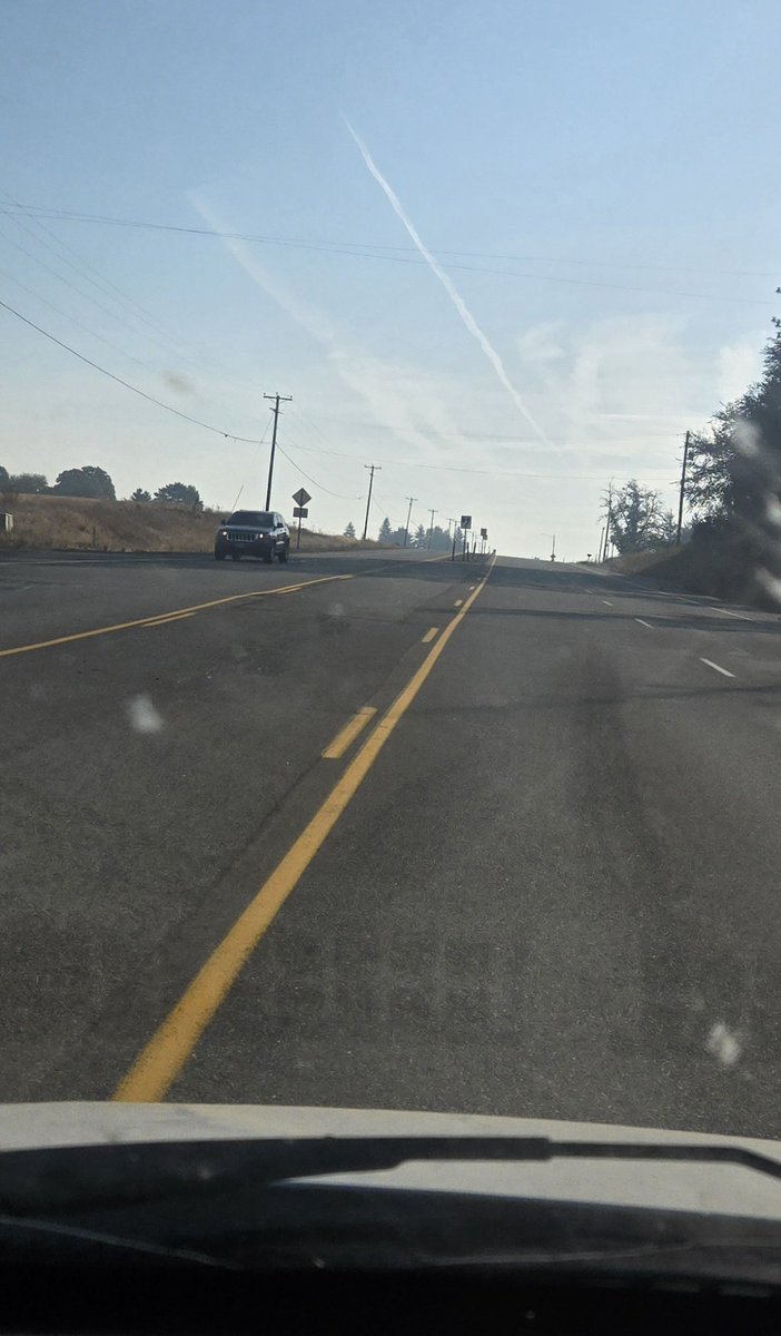EricSPrunier's tweet image. Contrails dissipate as the aircraft moves through the air. THIS is #Chemtrails. THIS is #DARPA #environmentengineering and #heavymetals in #washingtonstate and #idaho @HouseGOP @HouseDemocrats @SenateGOP @SenateDems 
#Geoengineering #publichealth #transparency #accountability