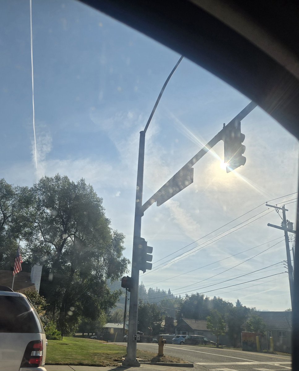 EricSPrunier's tweet image. Contrails dissipate as the aircraft moves through the air. THIS is #Chemtrails. THIS is #DARPA #environmentengineering and #heavymetals in #washingtonstate and #idaho @HouseGOP @HouseDemocrats @SenateGOP @SenateDems 
#Geoengineering #publichealth #transparency #accountability