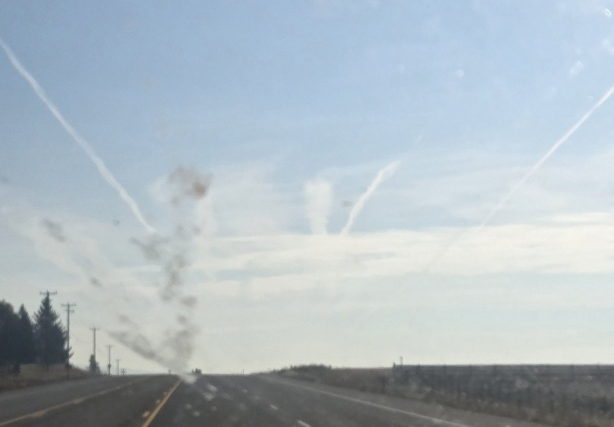 EricSPrunier's tweet image. Contrails dissipate as the aircraft moves through the air. THIS is #Chemtrails. THIS is #DARPA #environmentengineering and #heavymetals in #washingtonstate and #idaho @HouseGOP @HouseDemocrats @SenateGOP @SenateDems 
#Geoengineering #publichealth #transparency #accountability