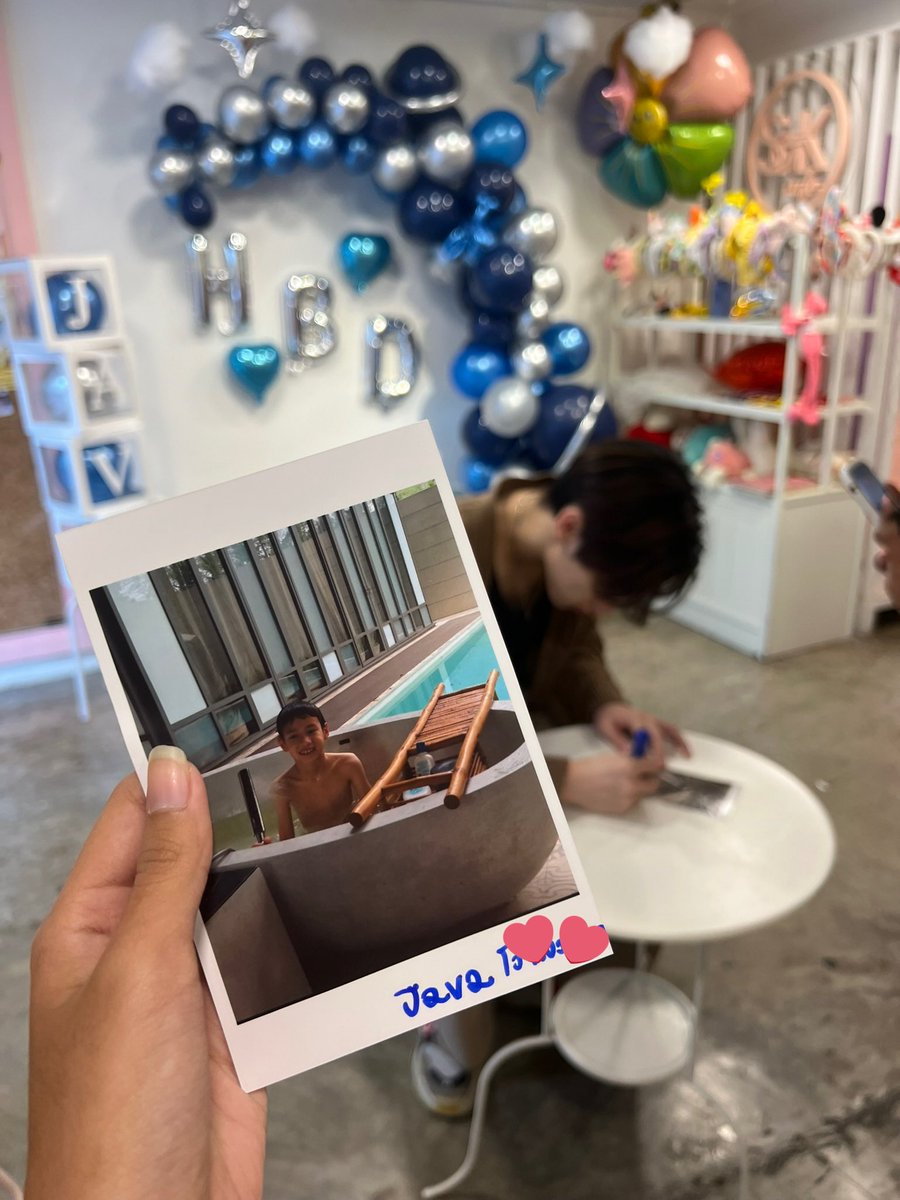 wipassaneepv's tweet image. — Happy Birthday @javabh28 🩷
ขอให้แกถูกค้นพบอีกเยอะๆ ขอให้ซีรีย์เรื่องใหม่ดังเปรี้ยงๆมีแต่คนรักคนรุ้จักเพิ่มขึ้น อยู่ตรงนี้ไม่ได้หายไปไหนน่าคนเก่ง วันเกิดปีนี้อดเจอกันเลยไม่ต้องคิดว่ามีคนรักแกน้อยลงหรอกนะ ชั้นยังอยู่ตรงนี้เสมอ 🥹🫂💘
#Java20thChapter 🎂
ꗯ꙼̈ 𓂂 @javabh28…