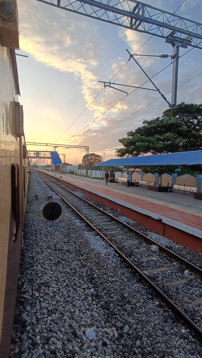 itz__meeeee's tweet photo. Chuk chuk chuk 🚂🚇 https://t.co/nNAzmqBhOp